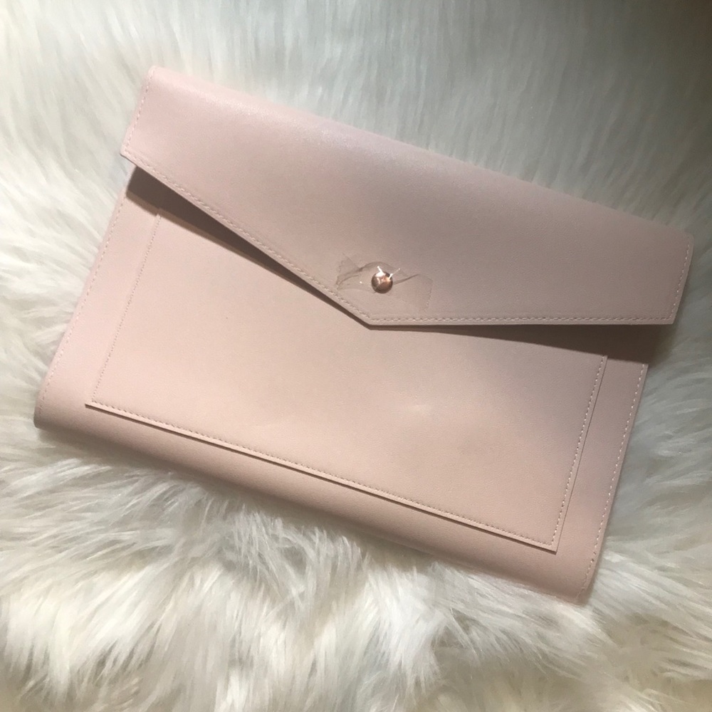 MEGAN PORTFOLIO CLUTCH (NWOT) (Causebox Exclusive)